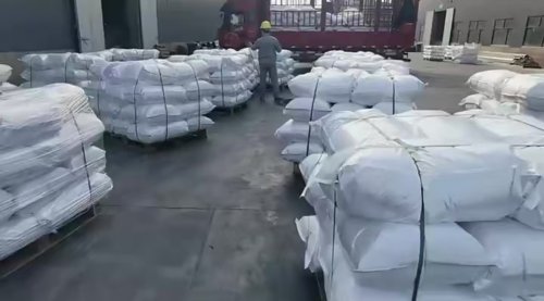 淄博聚隆化工廠區(qū)倉庫全景