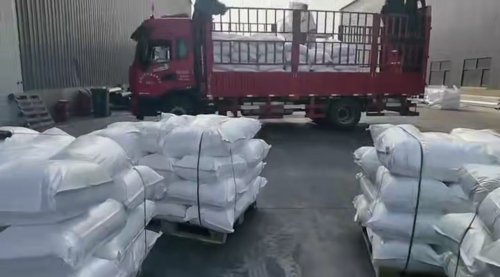 淄博聚隆化工倉庫裝車場景
