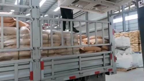 淄博我廠生產(chǎn)的產(chǎn)品裝車(chē)景象