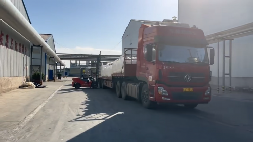 葫蘆島工廠廠區(qū)裝車，確保高質(zhì)量的羧甲基纖維素批發(fā)供應