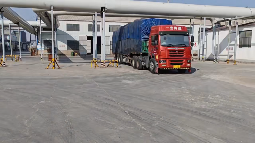 安康羧甲基纖維素廠家廠區(qū)全景，產(chǎn)品裝車(chē)現(xiàn)場(chǎng)