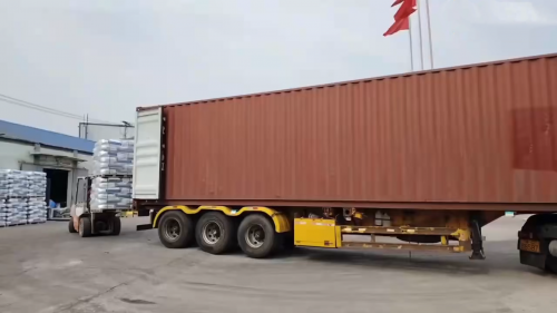 工廠廠區(qū)產(chǎn)品裝車(chē)過(guò)程，確保高效配送