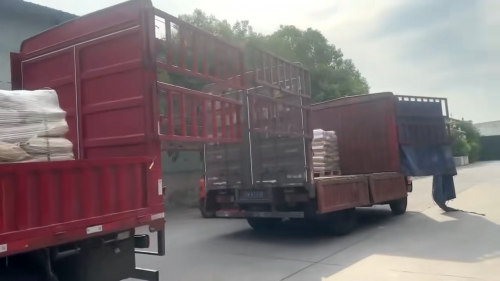 十堰工廠產(chǎn)品裝車，快速發(fā)貨保障客戶需求