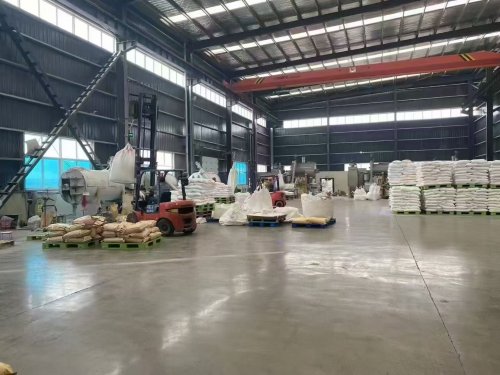 裝車完成后的羧甲基纖維素CMC產(chǎn)品堆放，等待發(fā)貨