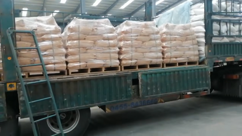 裝車現(xiàn)場，羥丙基甲基纖維素（HPMC）產(chǎn)品裝車中，確保及時交貨。