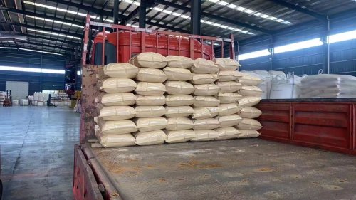 七臺(tái)河工廠羧甲基纖維素產(chǎn)品裝車現(xiàn)場